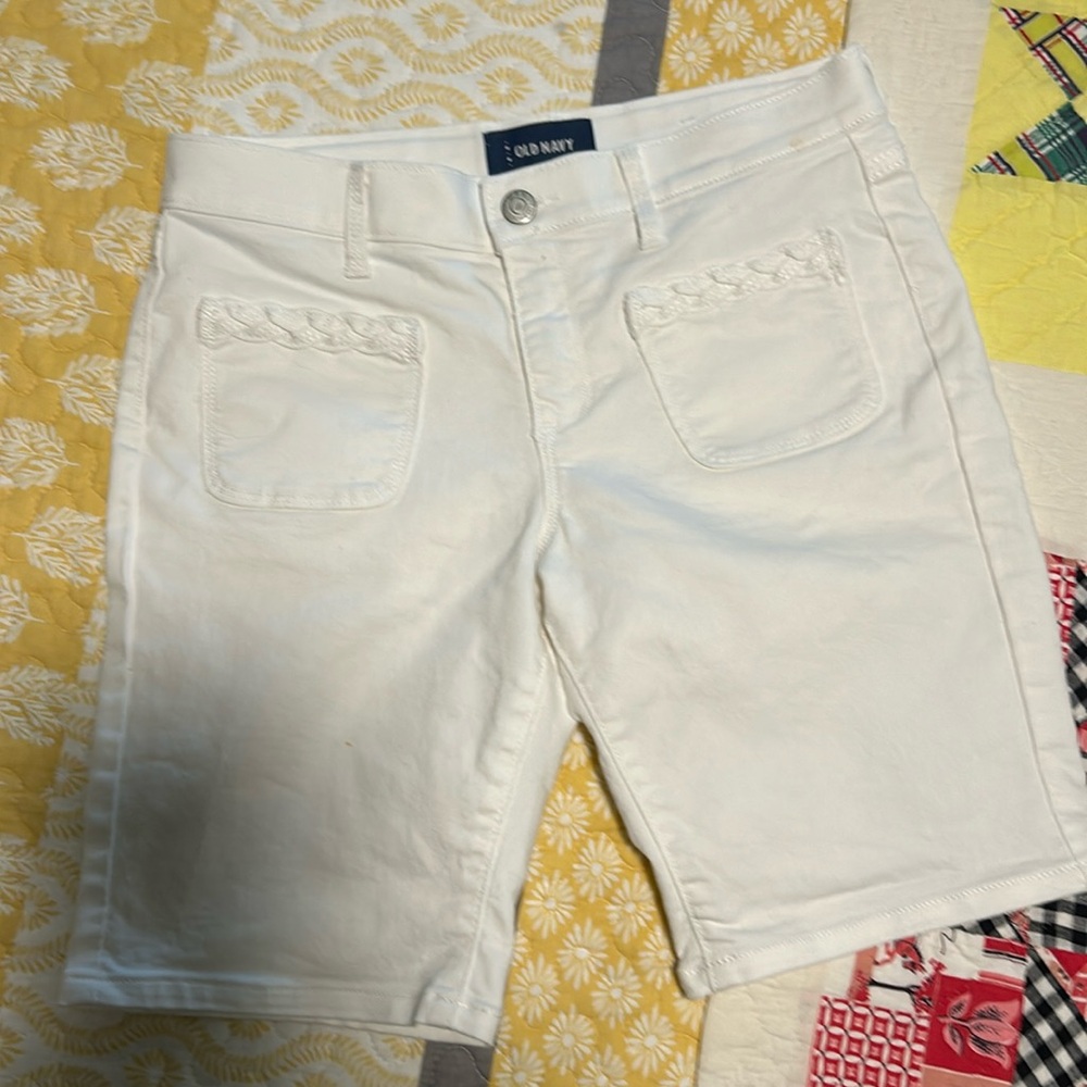 Old navy white bermudas kids